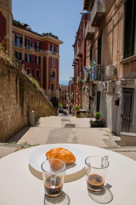 Intero Alloggio - Chiaia Napoli Esterno foto