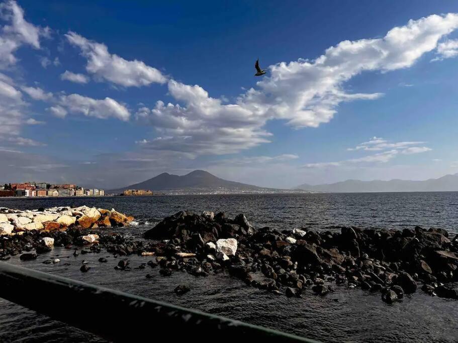 Intero Alloggio - Chiaia Napoli Esterno foto