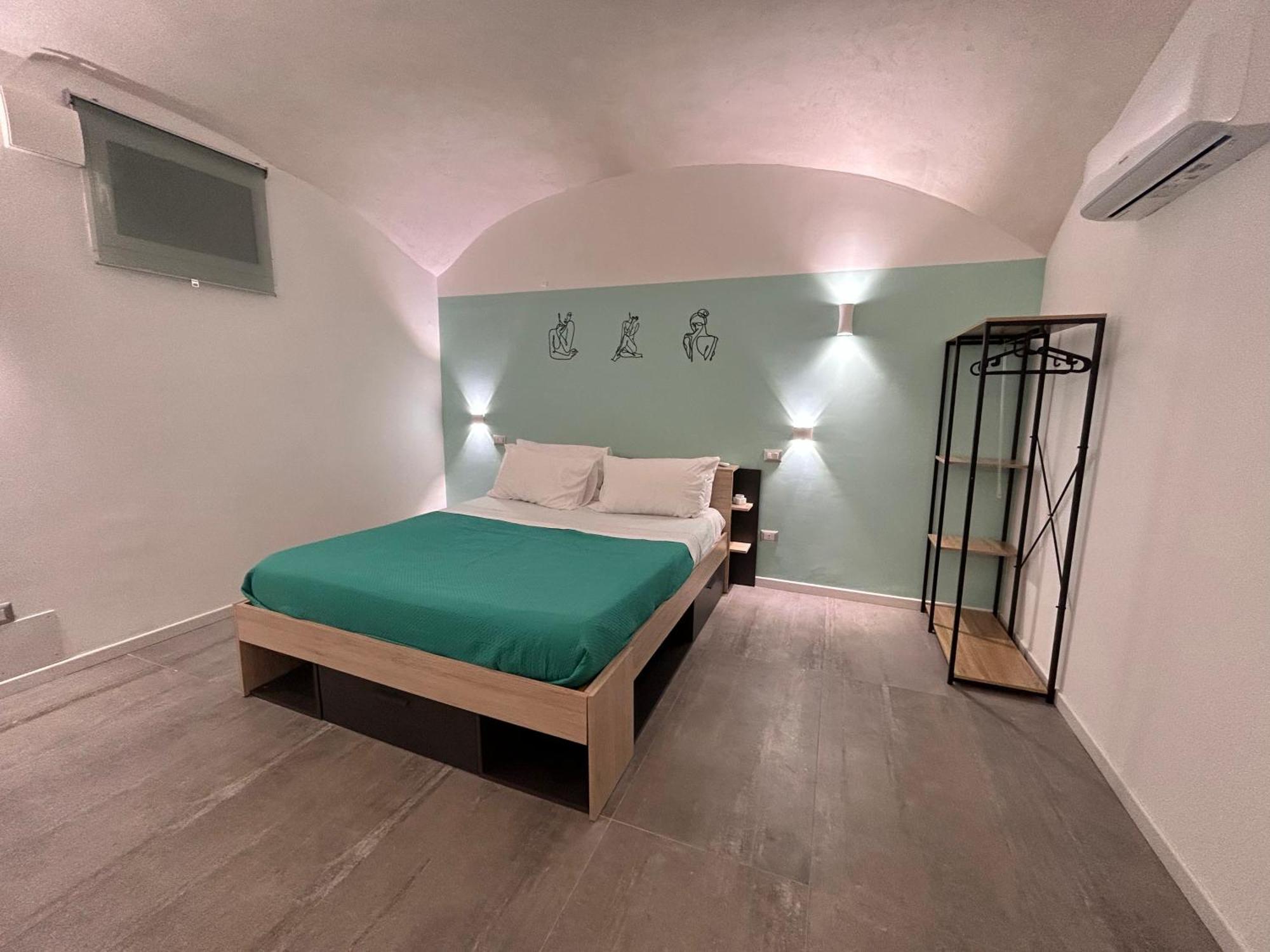 Intero Alloggio - Chiaia Napoli Esterno foto