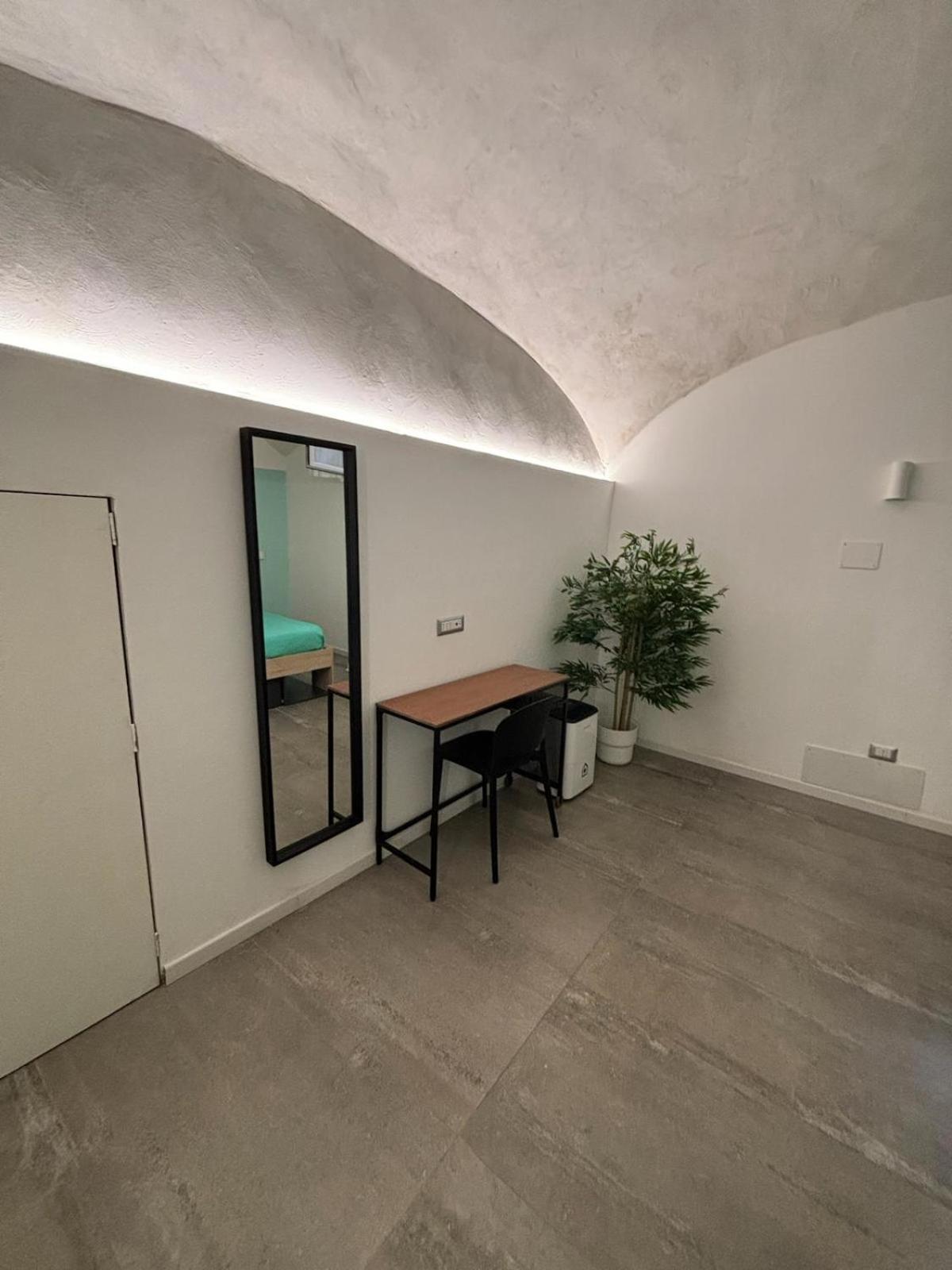 Intero Alloggio - Chiaia Napoli Esterno foto