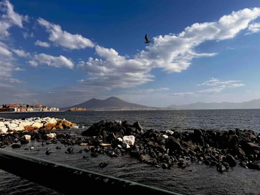 Intero Alloggio - Chiaia Napoli Esterno foto