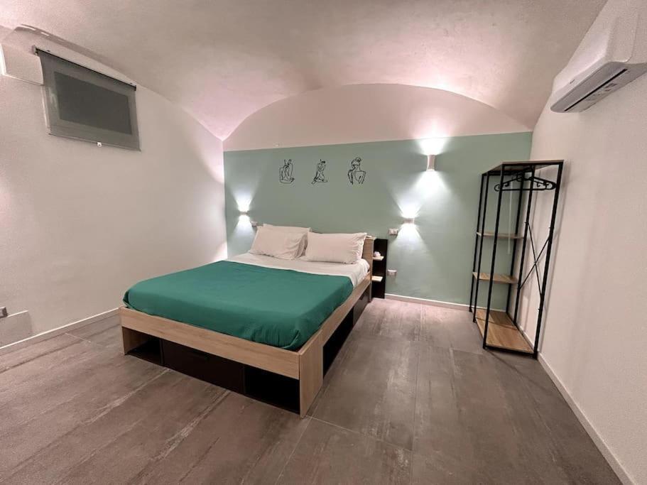 Intero Alloggio - Chiaia Napoli Esterno foto